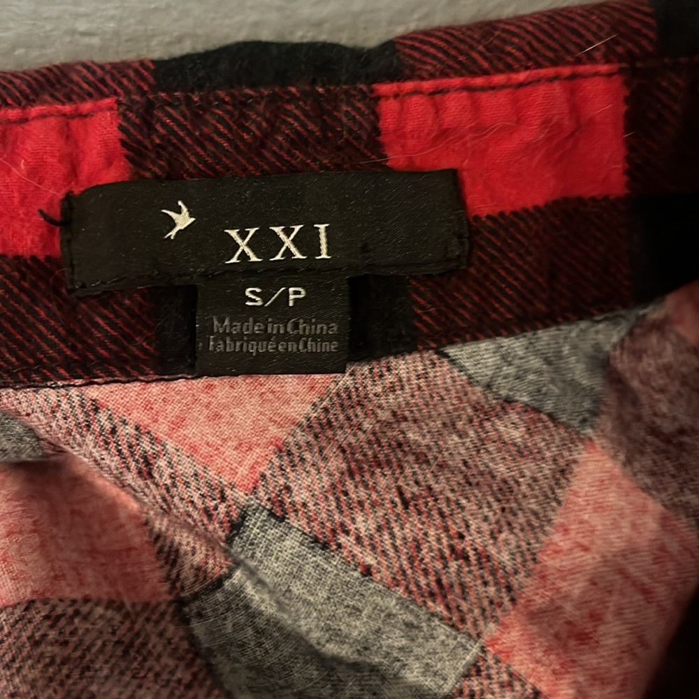 Button up flannel - Picture 2 of 6